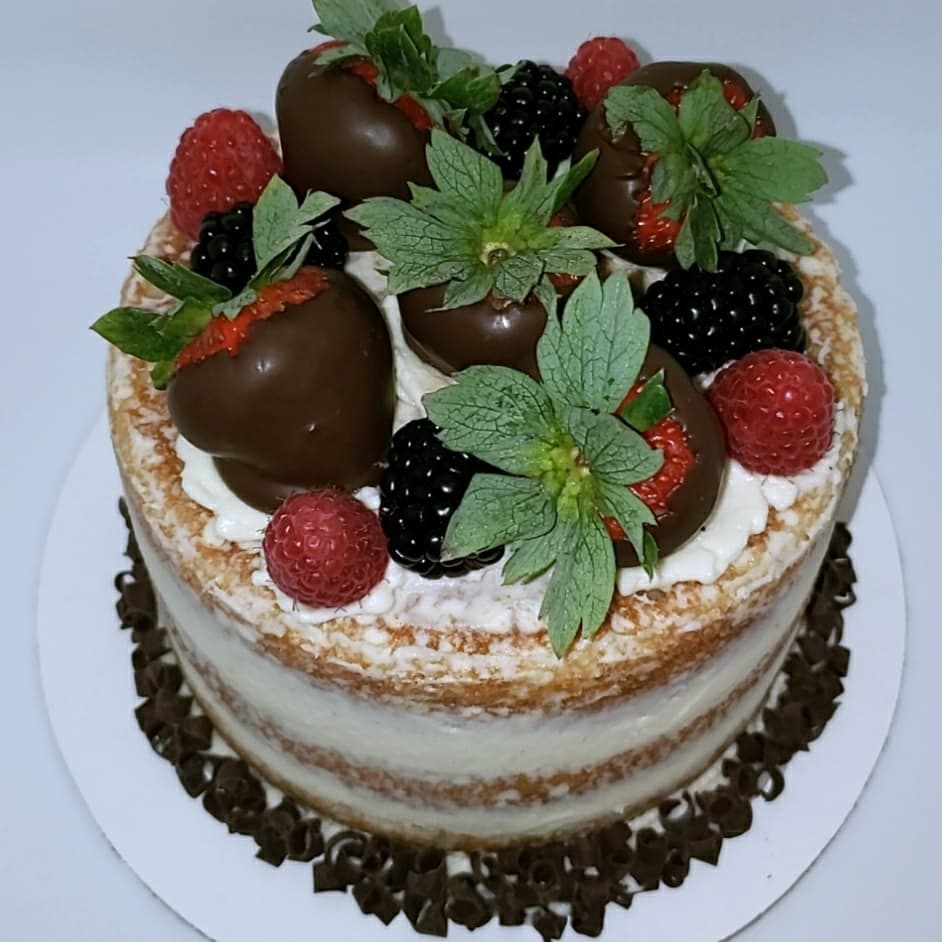 6" Naked Vanilla Mixed Berry Cake/New Years